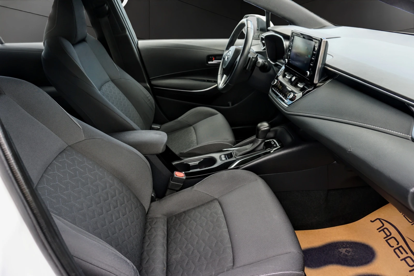 Toyota Corolla 1.8H TOURING SPORTS CVT | Mobile.bg � ����������� 14