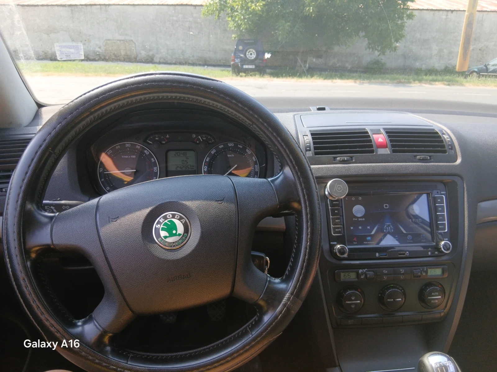 Skoda Octavia 2.0 TDI 140 к.с 6 скорости, снимка 13 - Автомобили и джипове - 55155571