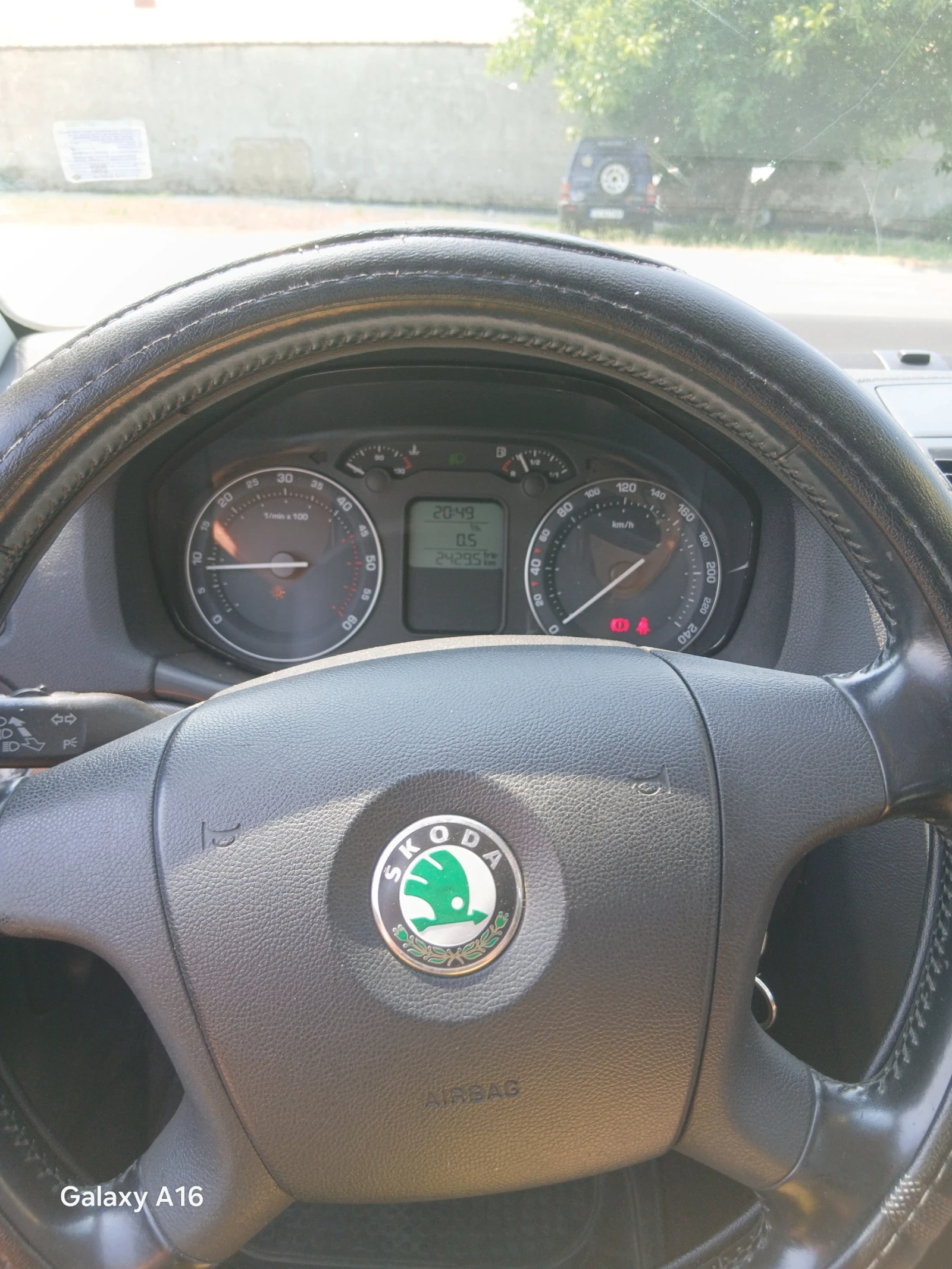 Skoda Octavia 2.0 TDI 140 к.с 6 скорости, снимка 11 - Автомобили и джипове - 55155571