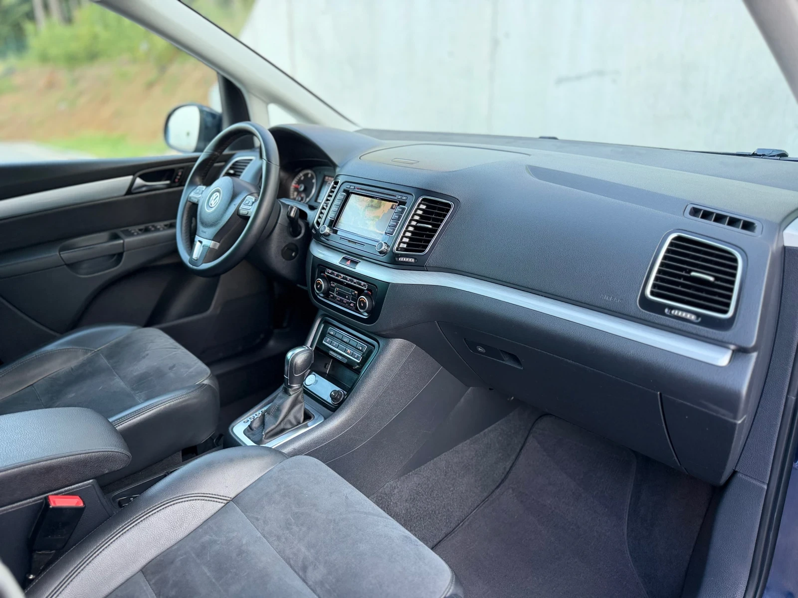 VW Sharan 2.0TDi~170hp~DSG, снимка 14 - Автомобили и джипове - 55411190