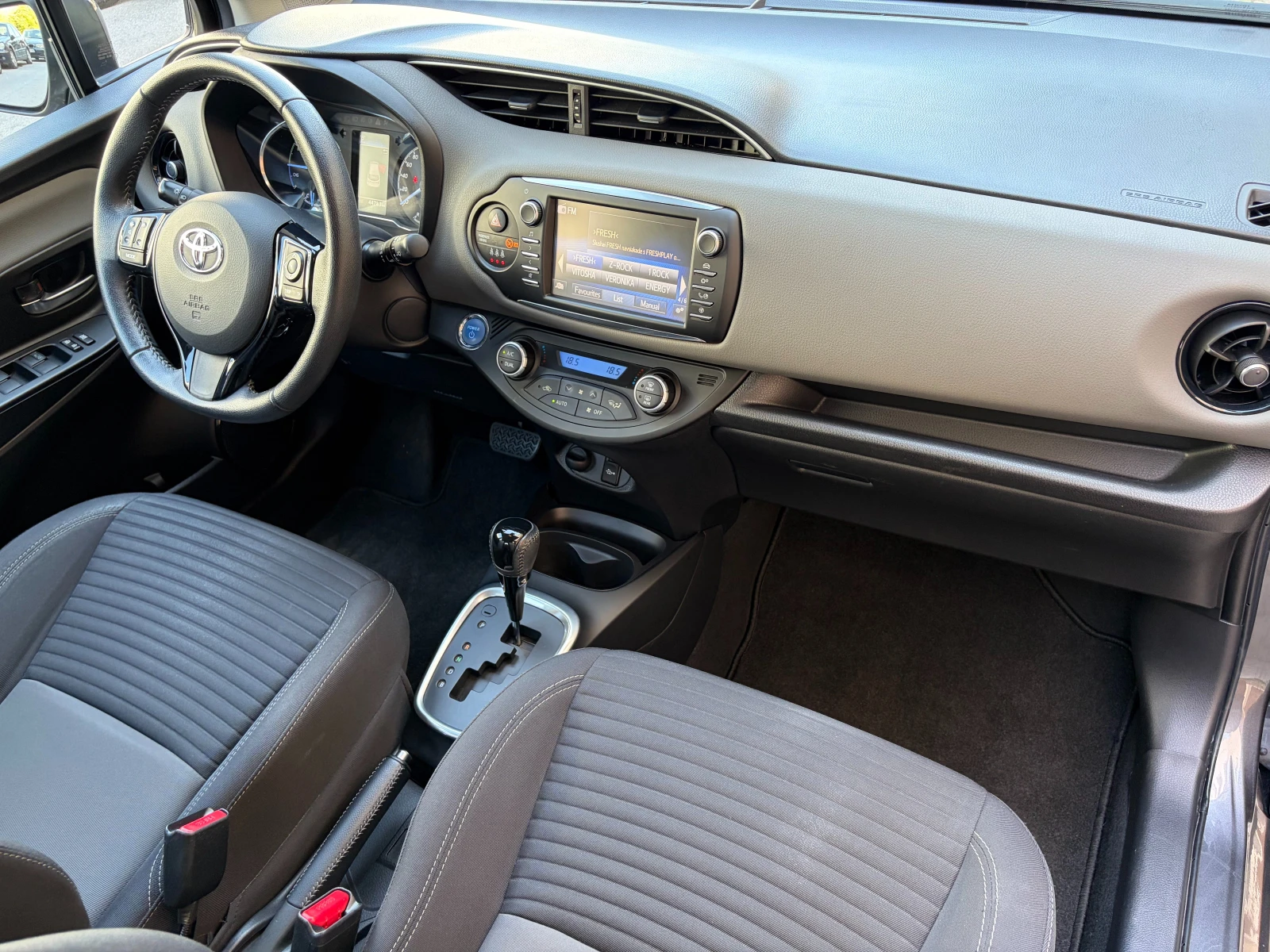 Toyota Yaris 1.5 VVT-i Hybrid e-CVT Facelift- в Гаранция, снимка 17 - Автомобили и джипове - 55747556
