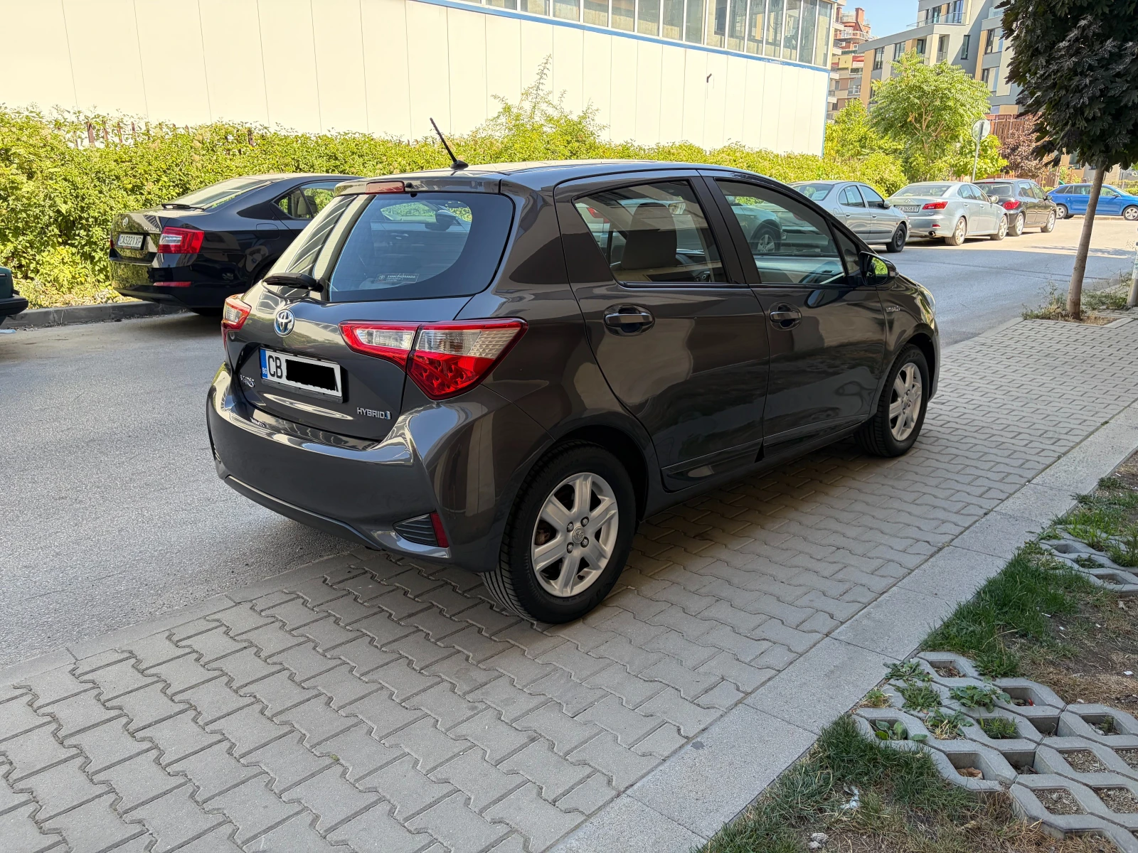 Toyota Yaris 1.5 VVT-i Hybrid e-CVT Facelift- в Гаранция, снимка 3 - Автомобили и джипове - 55747556