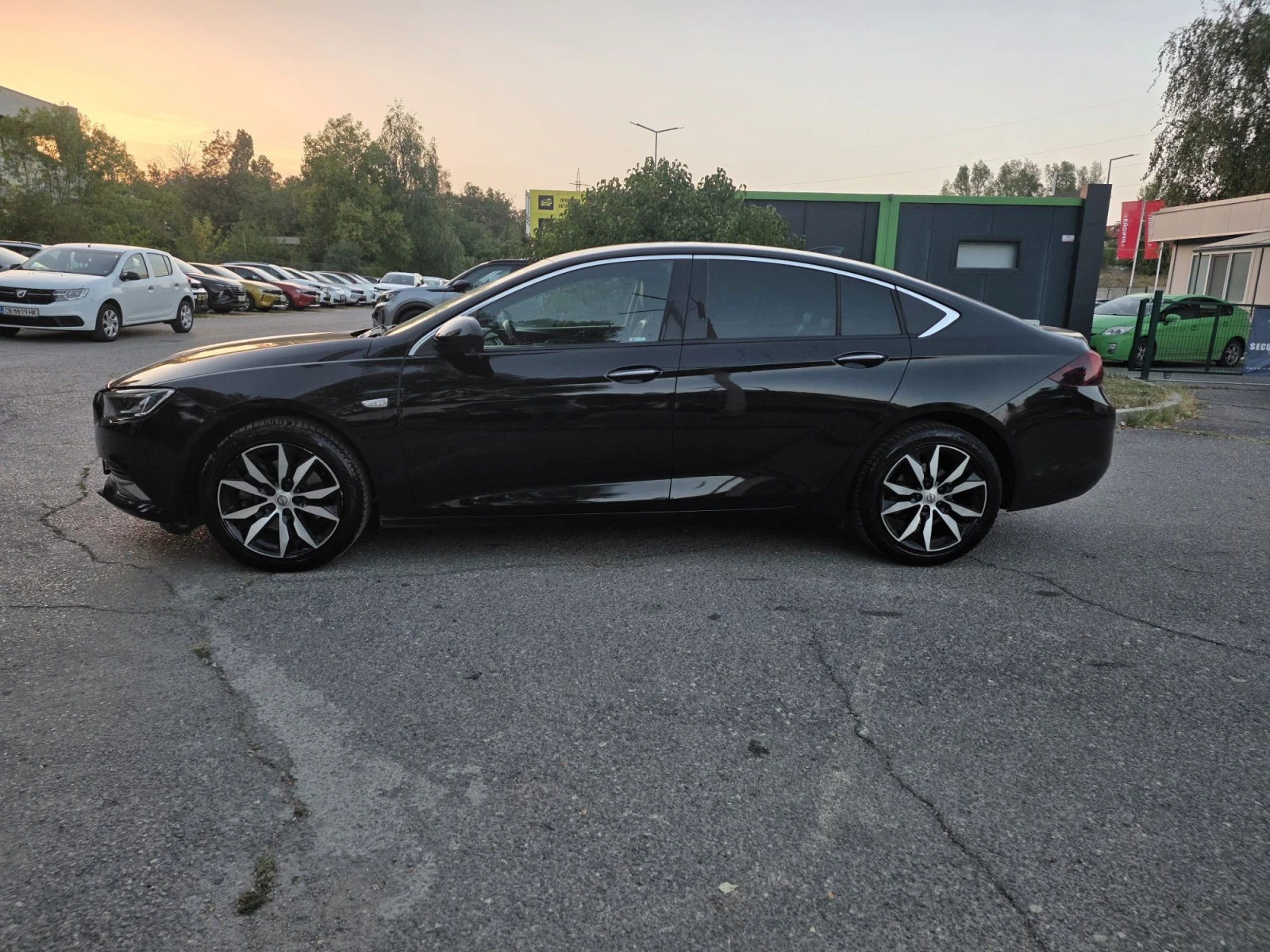 Opel Insignia 2.0CDTI/GRAND SPORT/LED/KEYLESS, снимка 4 - Автомобили и джипове - 55849361