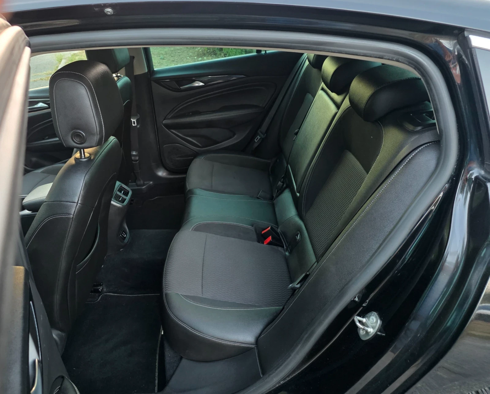 Opel Insignia 2.0CDTI/GRAND SPORT/LED/KEYLESS, снимка 9 - Автомобили и джипове - 55849361