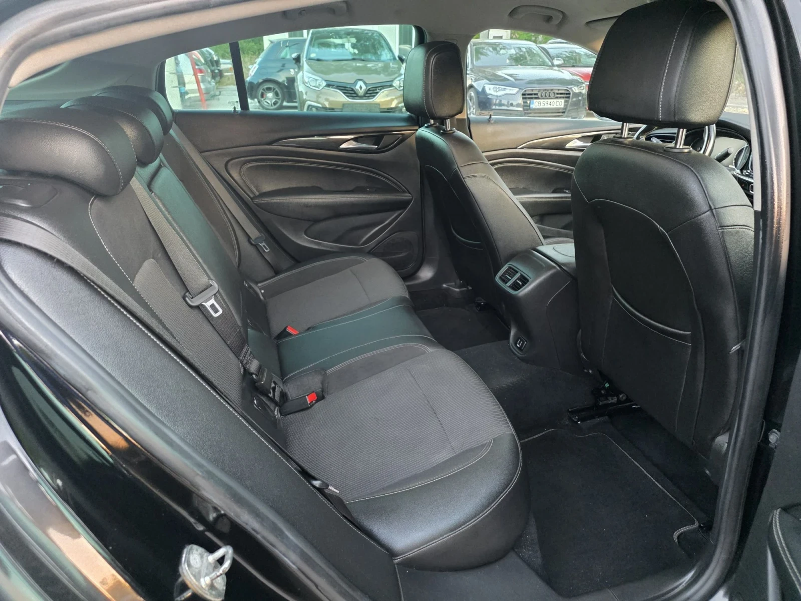 Opel Insignia 2.0CDTI/GRAND SPORT/LED/KEYLESS, снимка 10 - Автомобили и джипове - 55849361