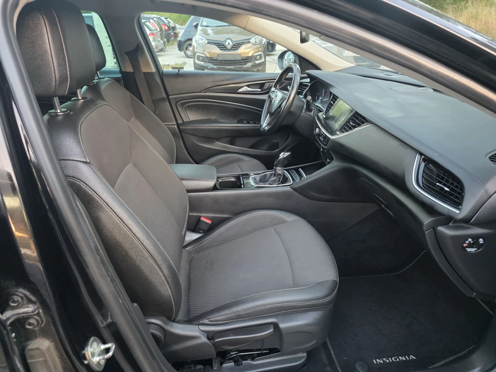 Opel Insignia 2.0CDTI/GRAND SPORT/LED/KEYLESS, снимка 11 - Автомобили и джипове - 55849361