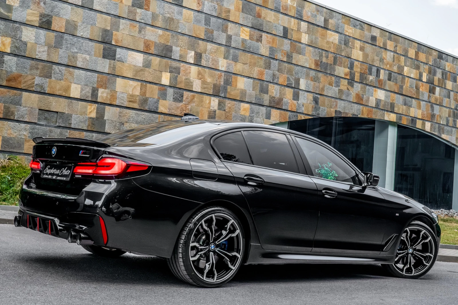 BMW 540 i* X-Drive* M-PERFOMANCE* LASER* INDIVIDUAL* 3xTV | Mobile.bg � ����������� 5