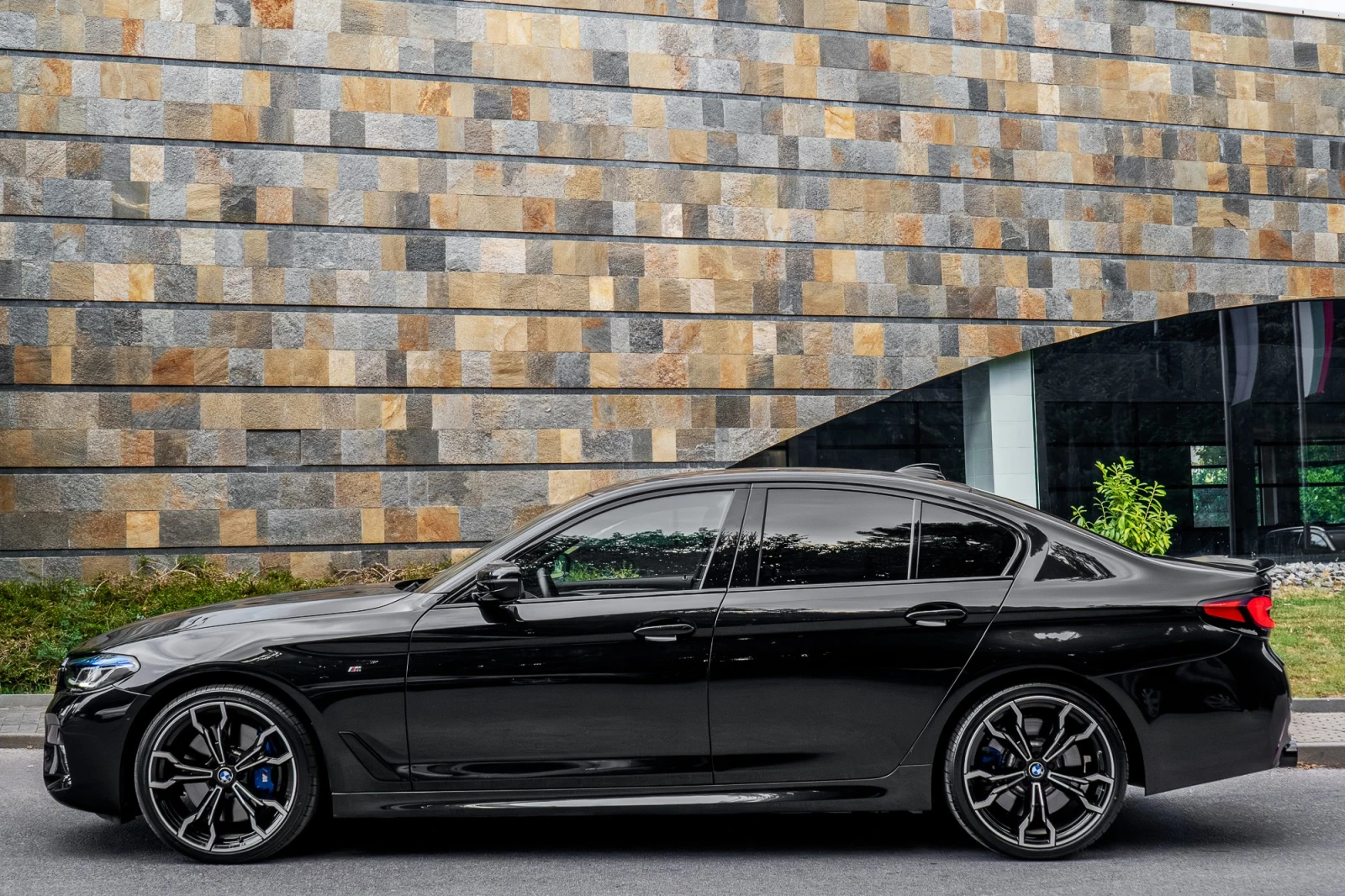 BMW 540 i* X-Drive* M-PERFOMANCE* LASER* INDIVIDUAL* 3xTV | Mobile.bg � ����������� 2