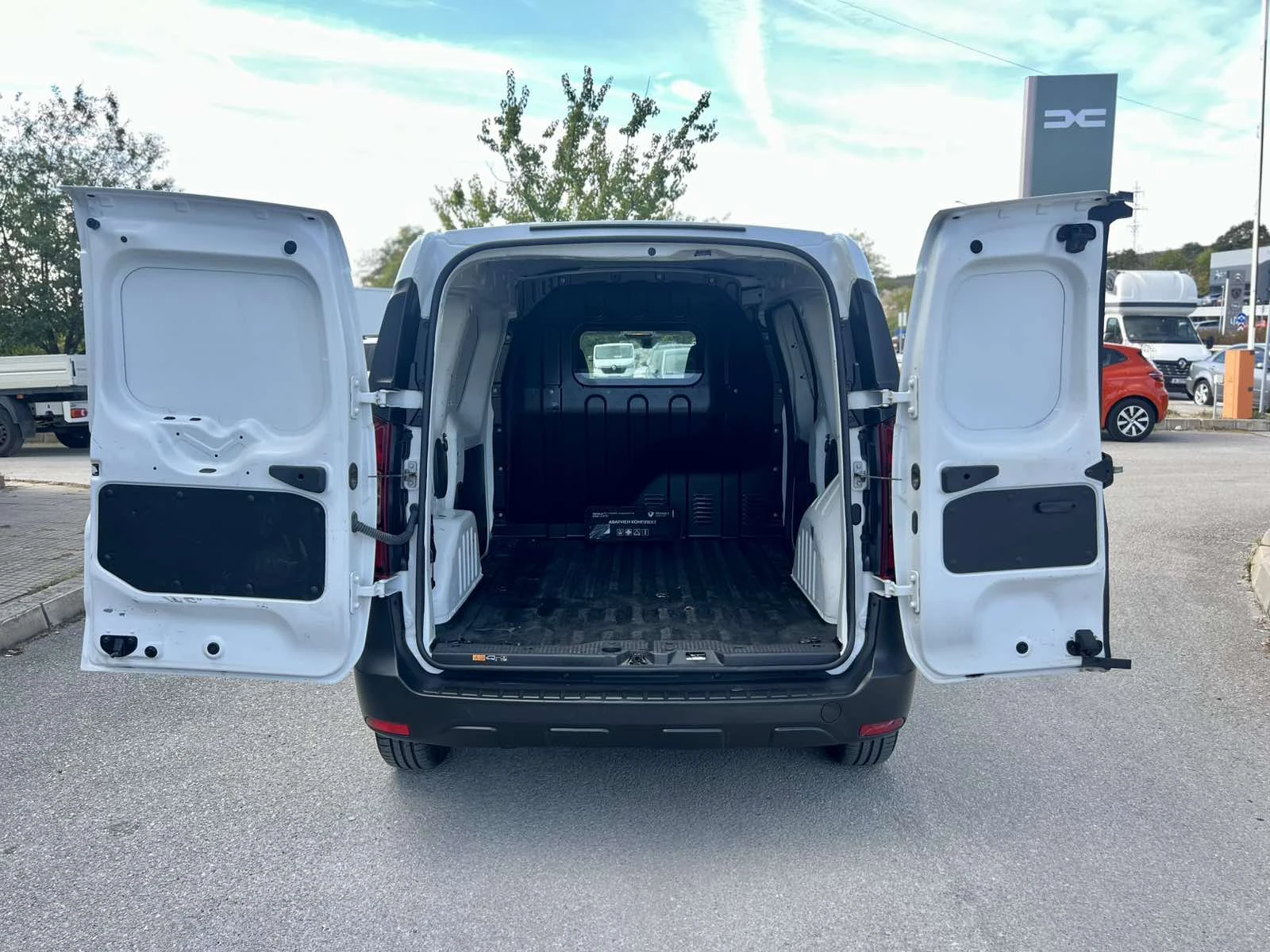 Renault Express 1.5 Blue dCi / 75 к.с., снимка 16 - Автомобили и джипове - 56394218