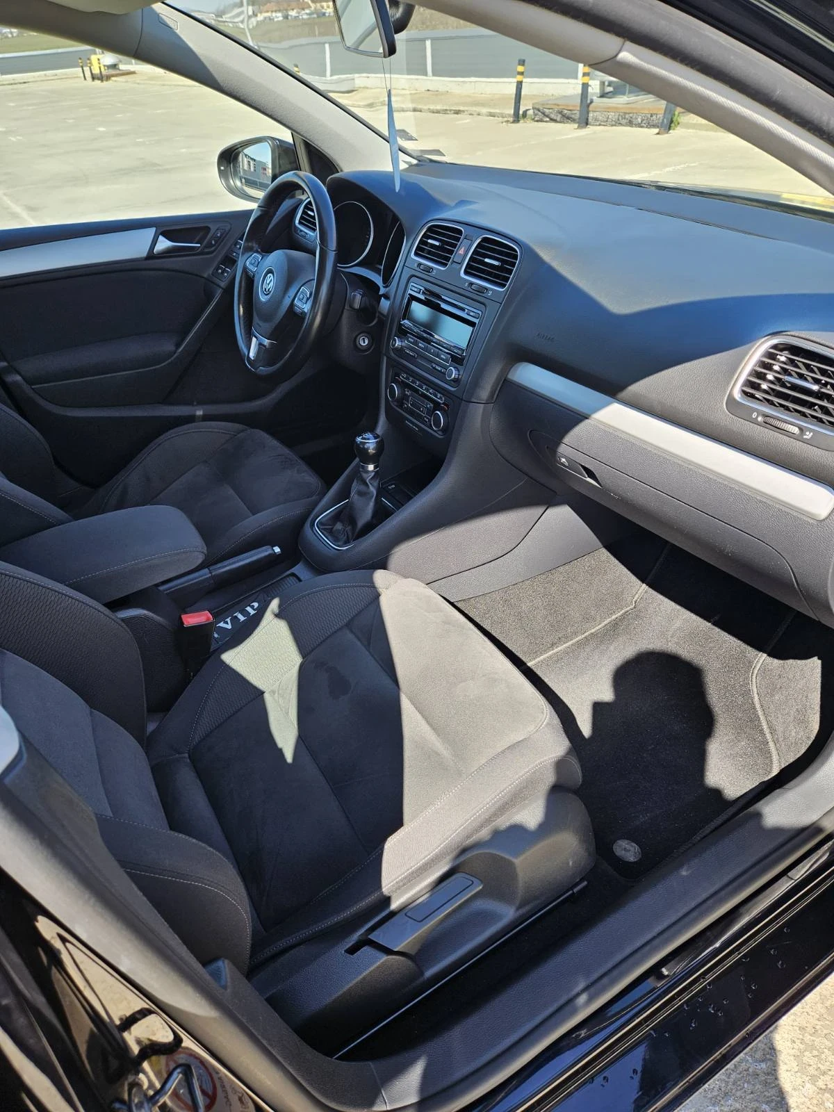VW Golf 1.6 TDI, снимка 5 - Автомобили и джипове - 56481462