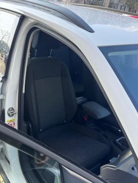 VW T-Cross 1.0 TSI, DSG от Порше България, снимка 15