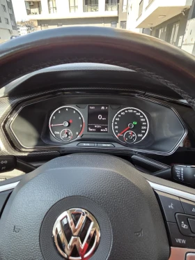 VW T-Cross 1.0 TSI, DSG от Порше България, снимка 11