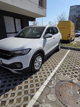 VW T-Cross 1.0 TSI, DSG от Порше България, снимка 10