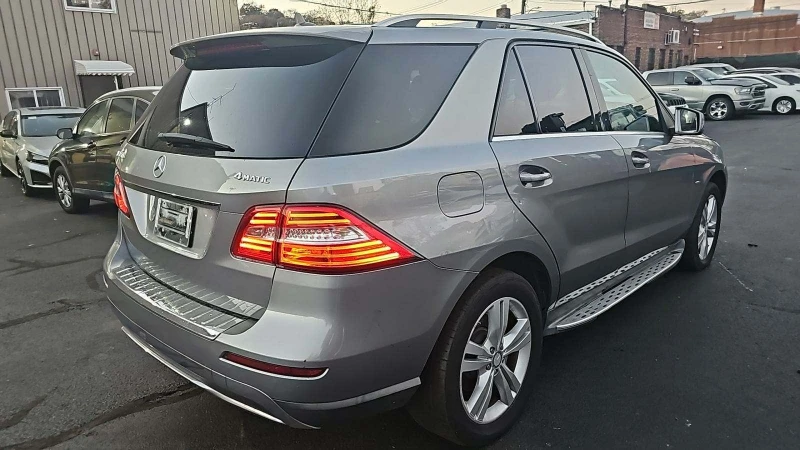 Mercedes-Benz ML 350 МАСАЖ* ПОДГРЕВ* КАМЕРА* КЕЙЛЕС* , снимка 3 - Автомобили и джипове - 47898246