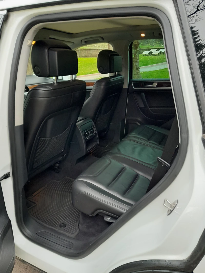 VW Touareg, снимка 6 - Автомобили и джипове - 52950101