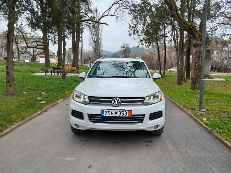 VW Touareg, снимка 2 - Автомобили и джипове - 52950101