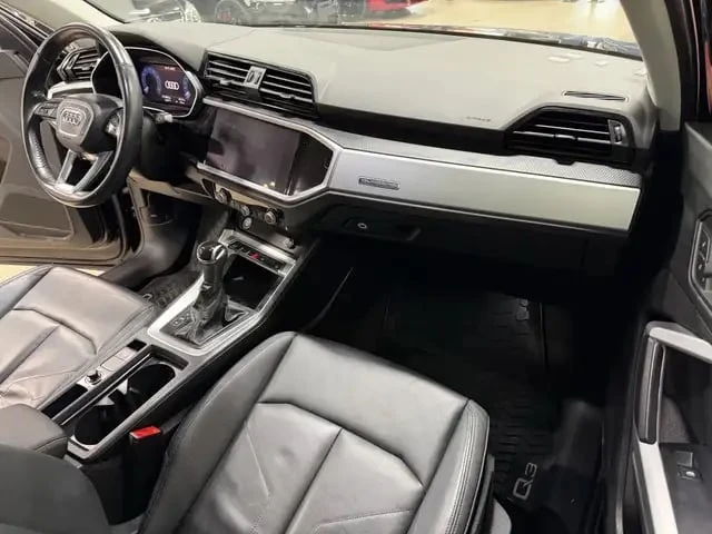 Audi Q3 * Komfort * Quattro AWD * Панорама* Кожен салон * , снимка 12 - Автомобили и джипове - 53272223