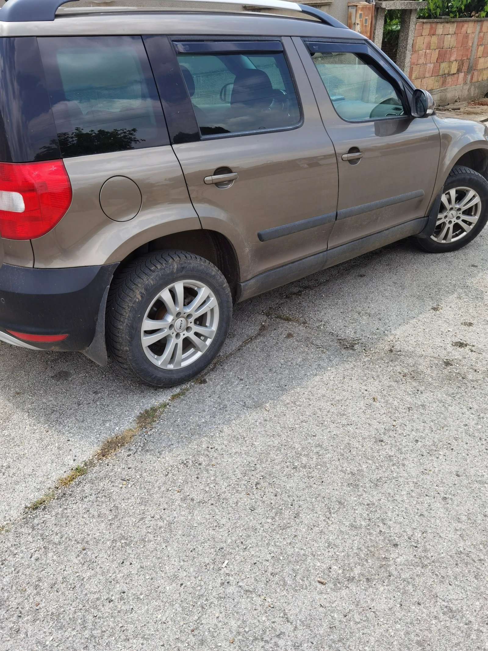 Skoda Yeti 1.8 турбо - изображение 4