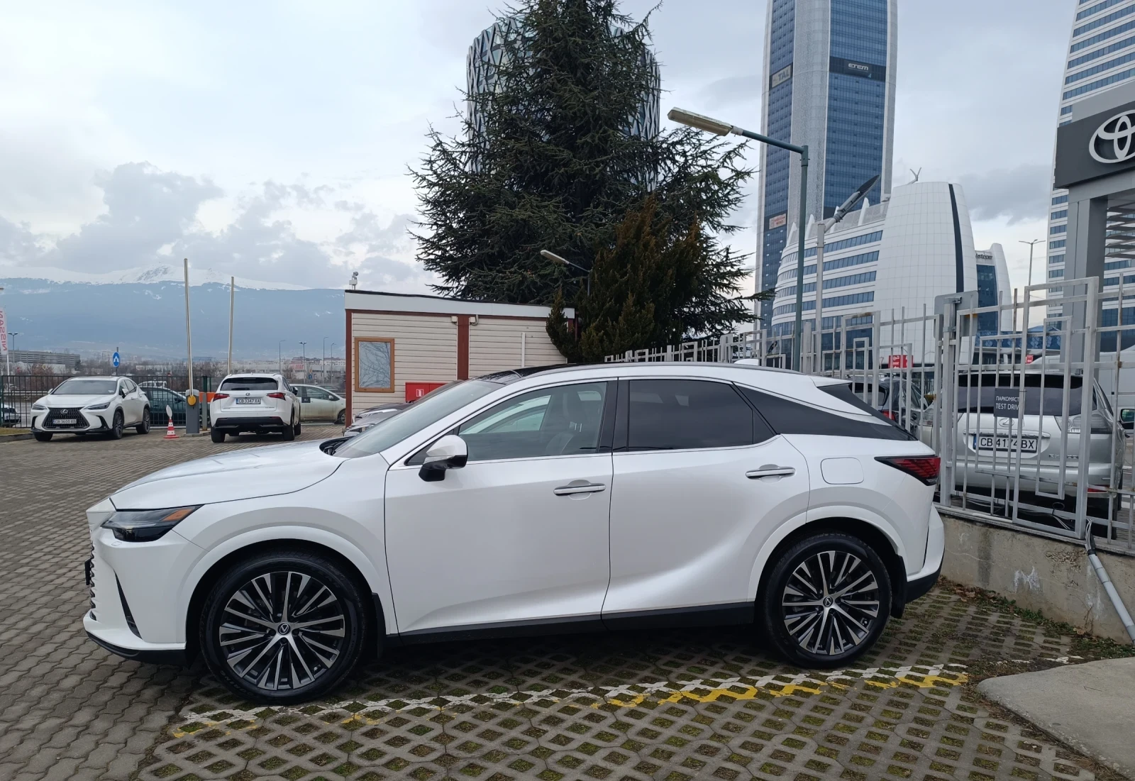 Lexus RX  350 : 4x4: PLATINIUM :  Лизинг  - изображение 2