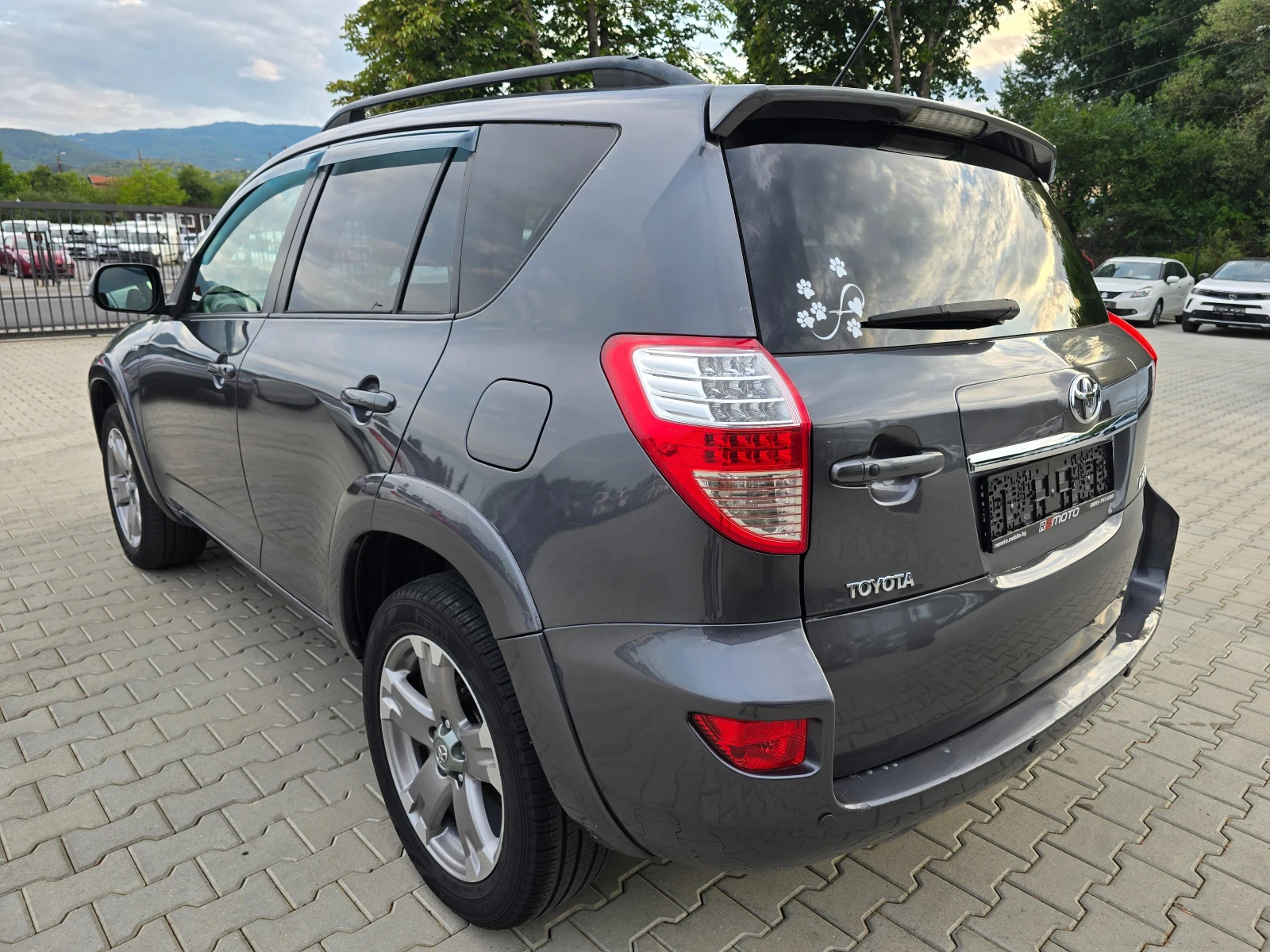 Toyota Rav4 2.2 D4d, Кожа, Подгрев, Камера, Keyless! - изображение 6