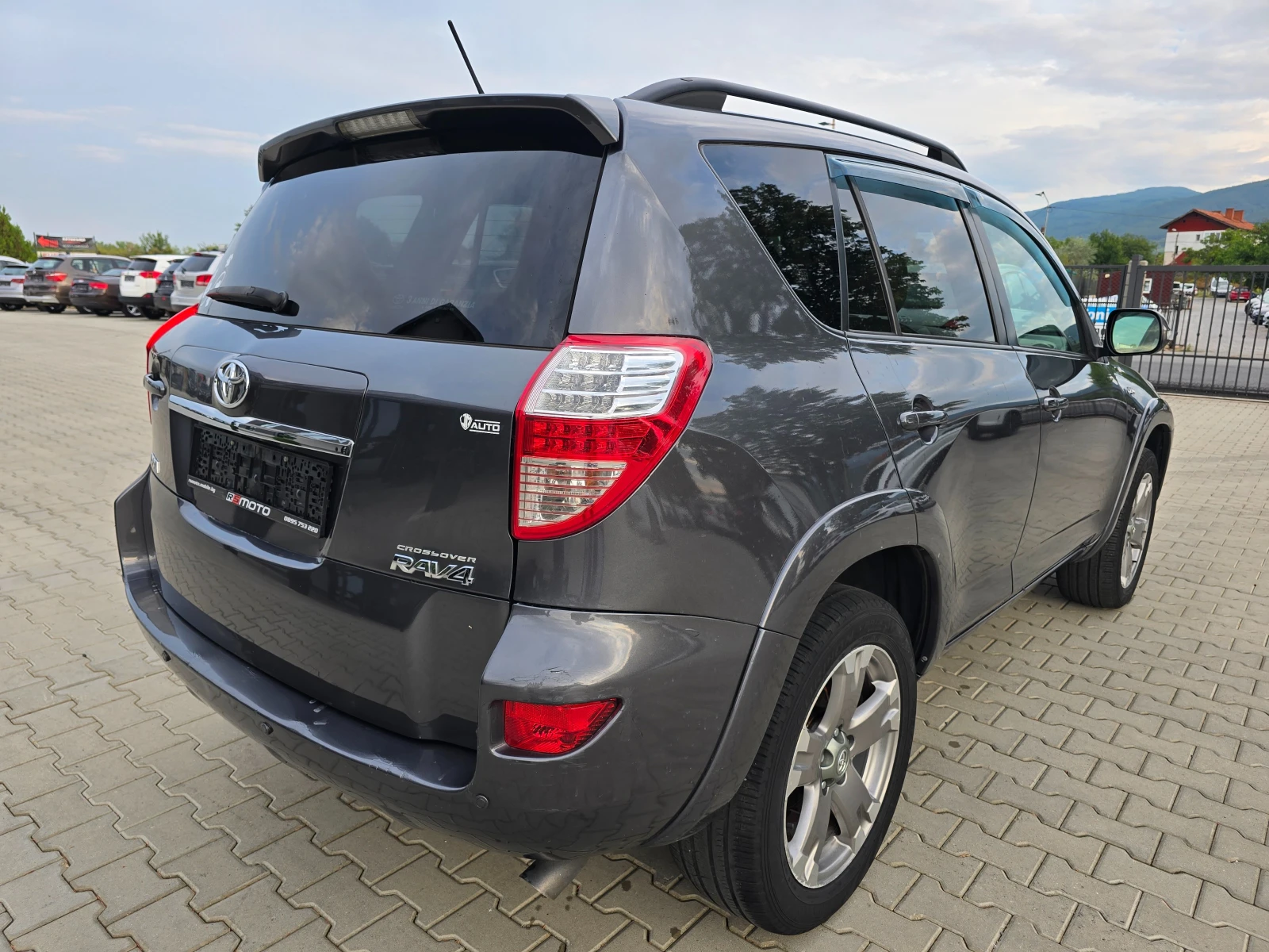 Toyota Rav4 2.2 D4d, Кожа, Подгрев, Камера, Keyless! - изображение 5