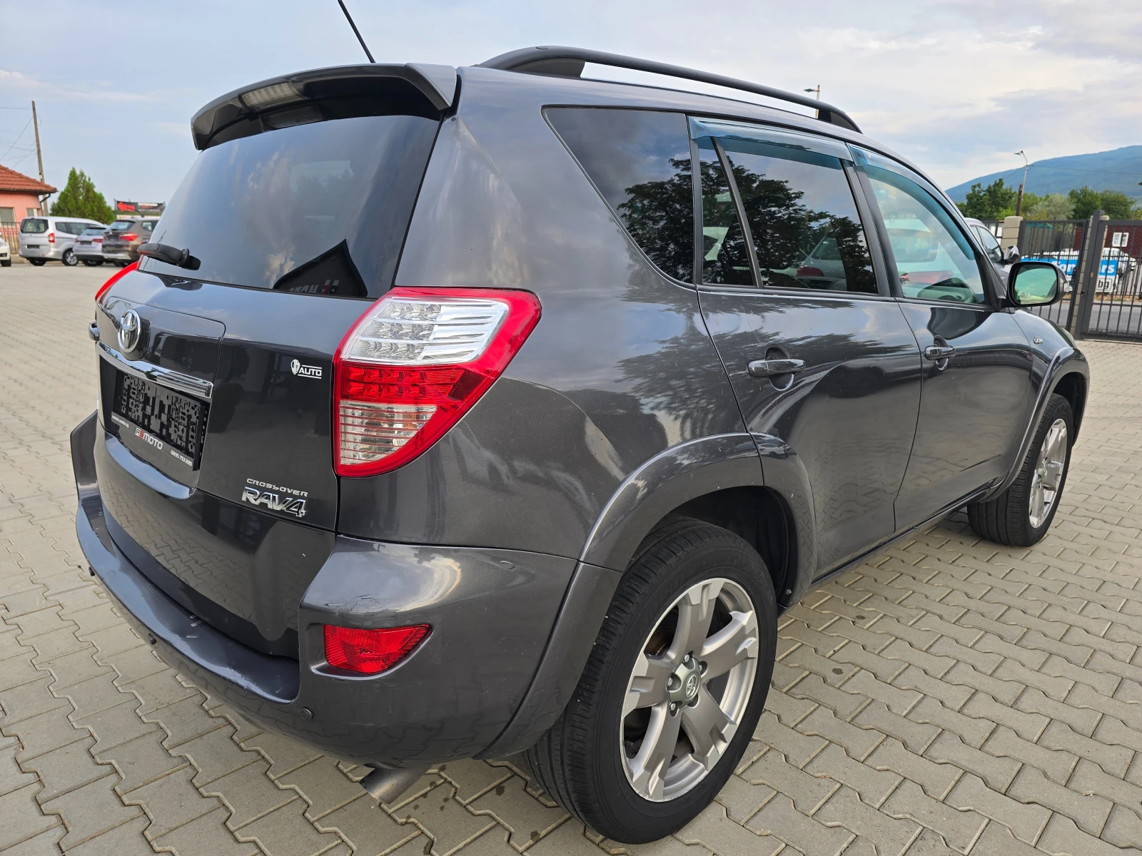 Toyota Rav4 2.2 D4d, Кожа, Подгрев, Камера, Keyless! - изображение 4