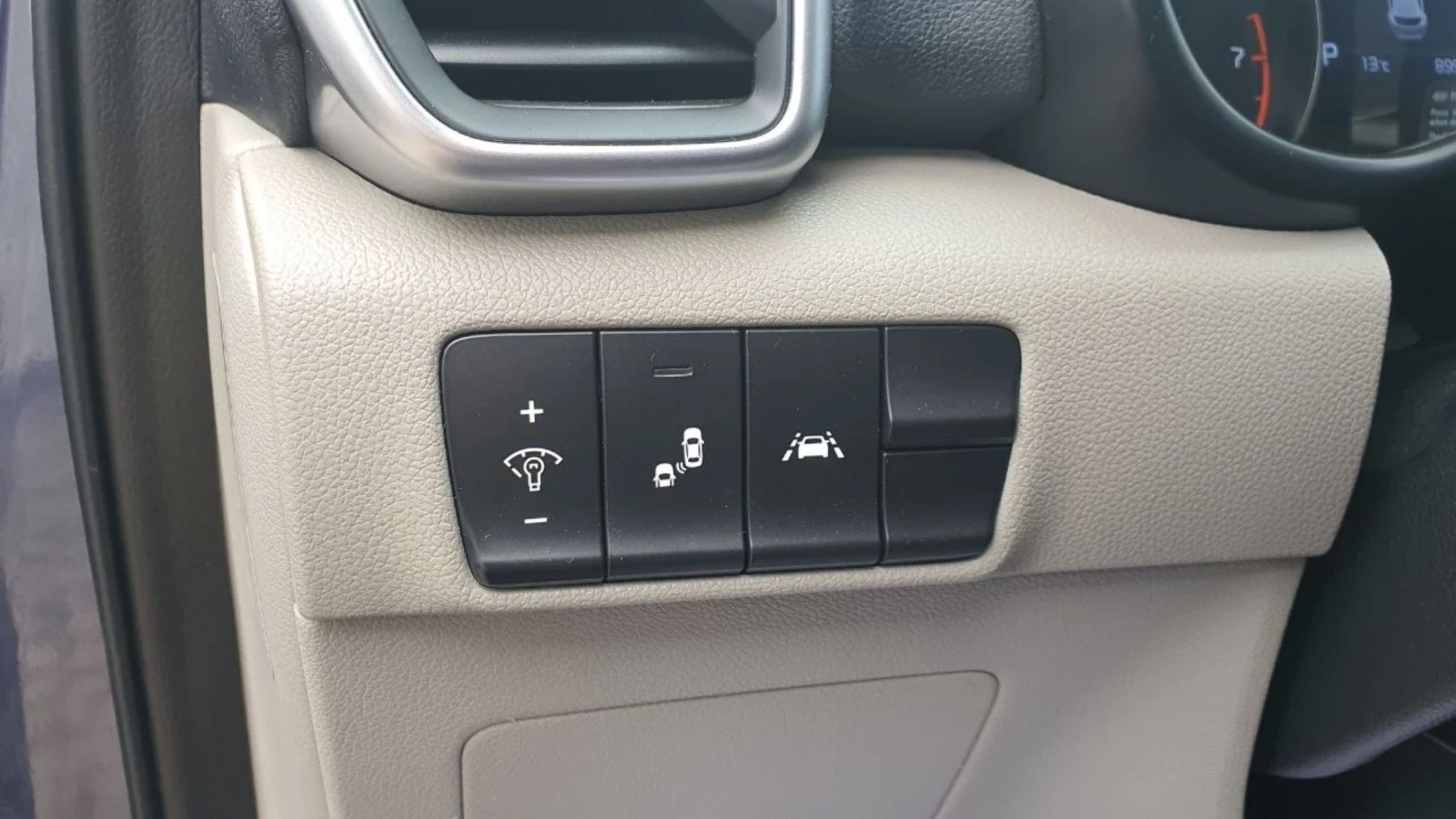 Kia Sportage, снимка 10 - Автомобили и джипове - 54091237