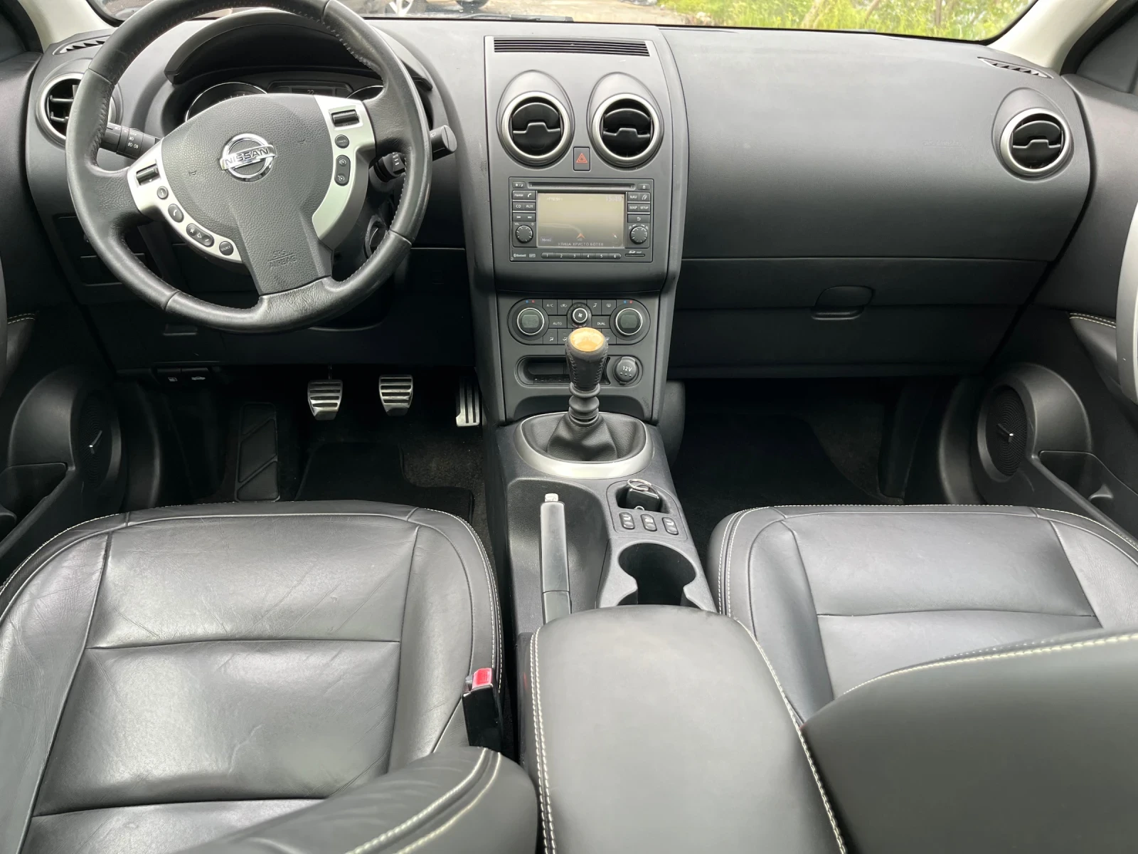 Nissan Qashqai 1.6 DCi TEKNA, снимка 9 - Автомобили и джипове - 54943297