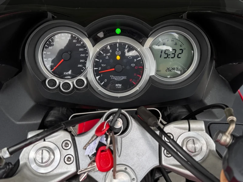 Triumph Sprint ST 26 297км Пълен Оригинал, снимка 13 - Мотоциклети и мототехника - 51946508