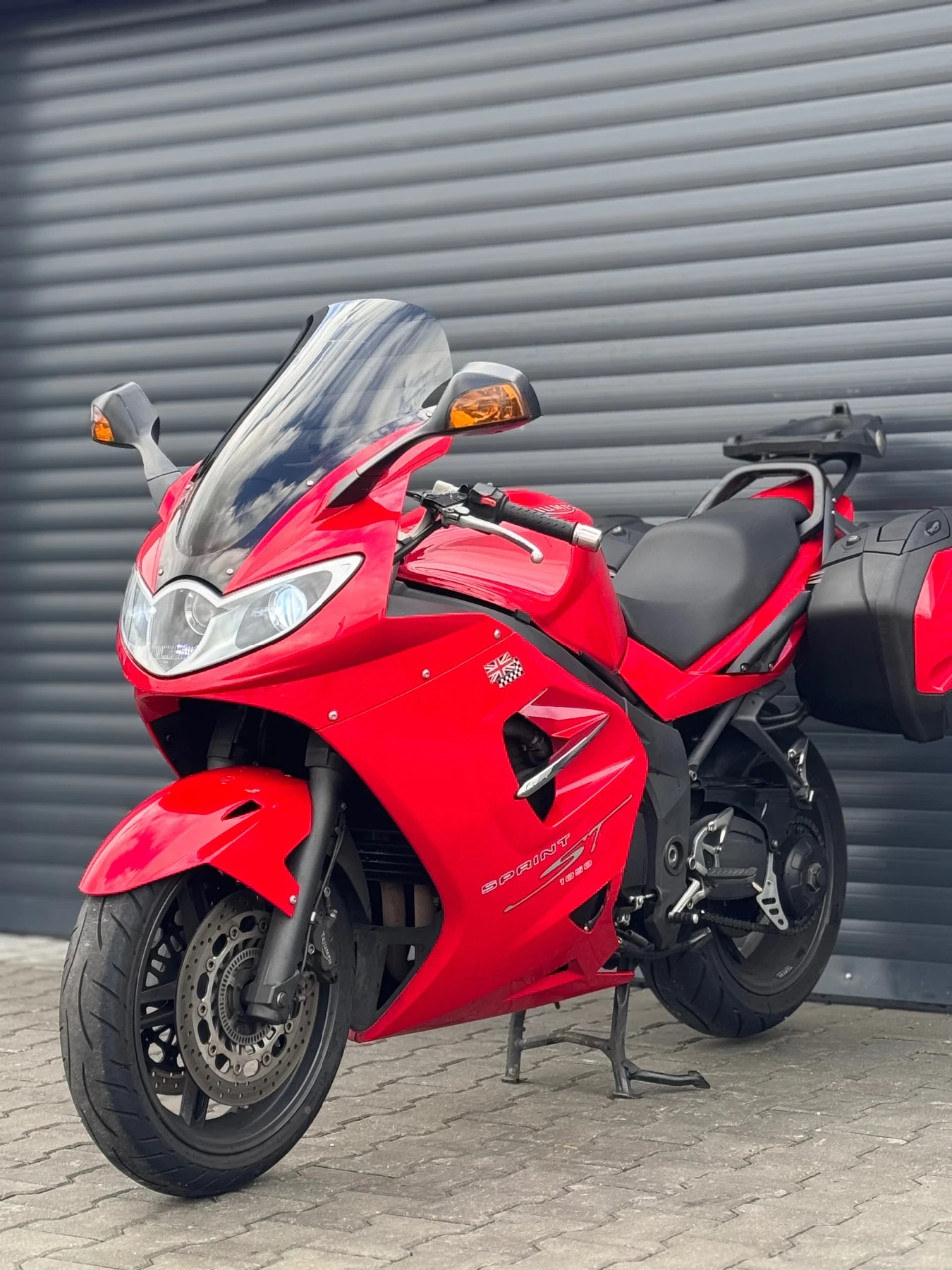 Triumph Sprint ST 26 297км Пълен Оригинал - изображение 2