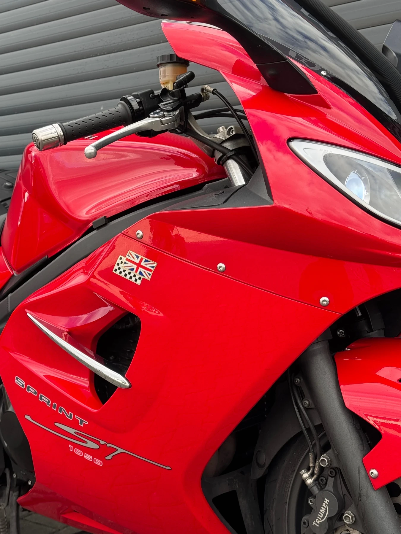 Triumph Sprint ST 26 297   | Mobile.bg   11