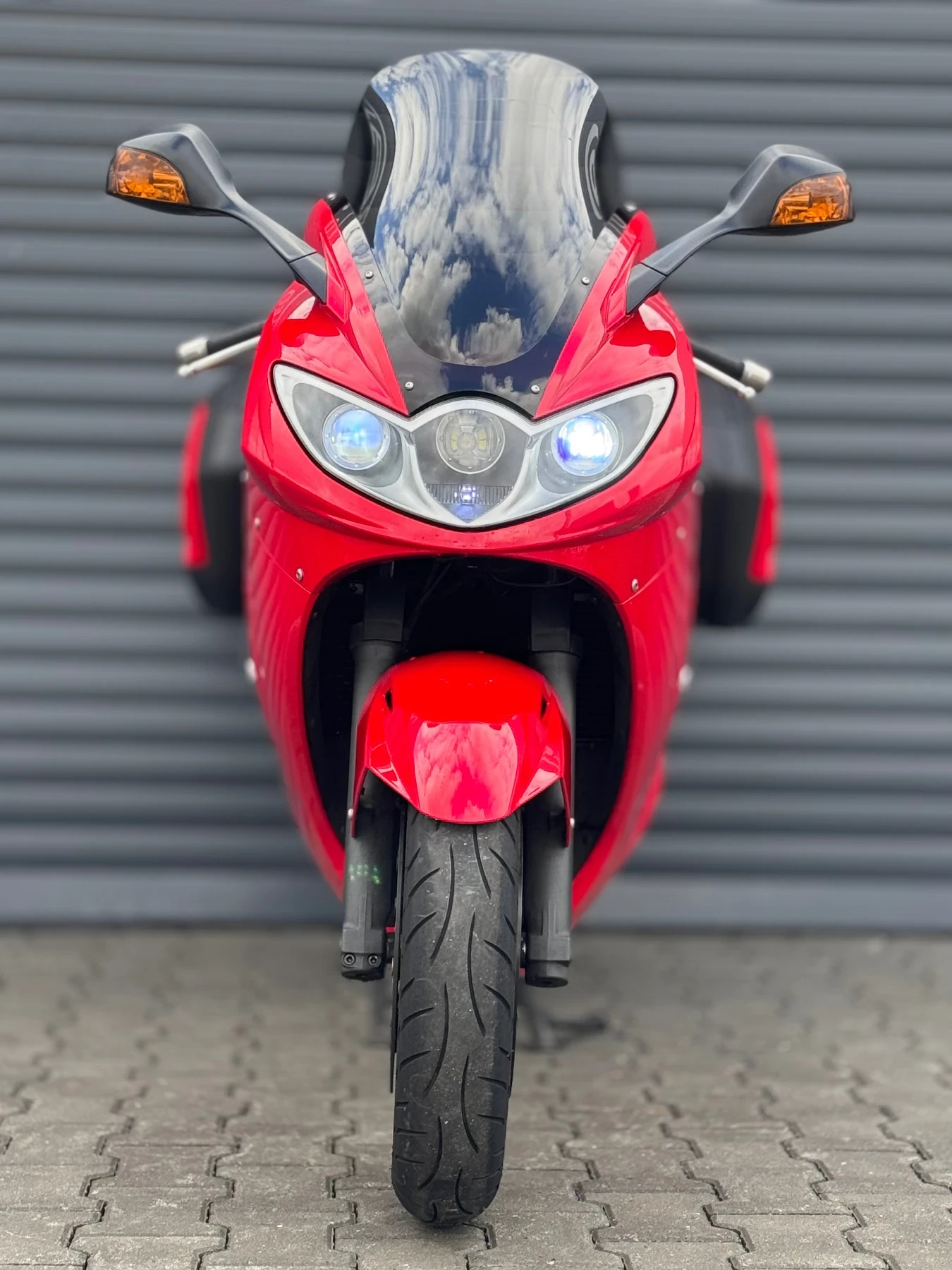 Triumph Sprint ST 26 297км Пълен Оригинал - изображение 3