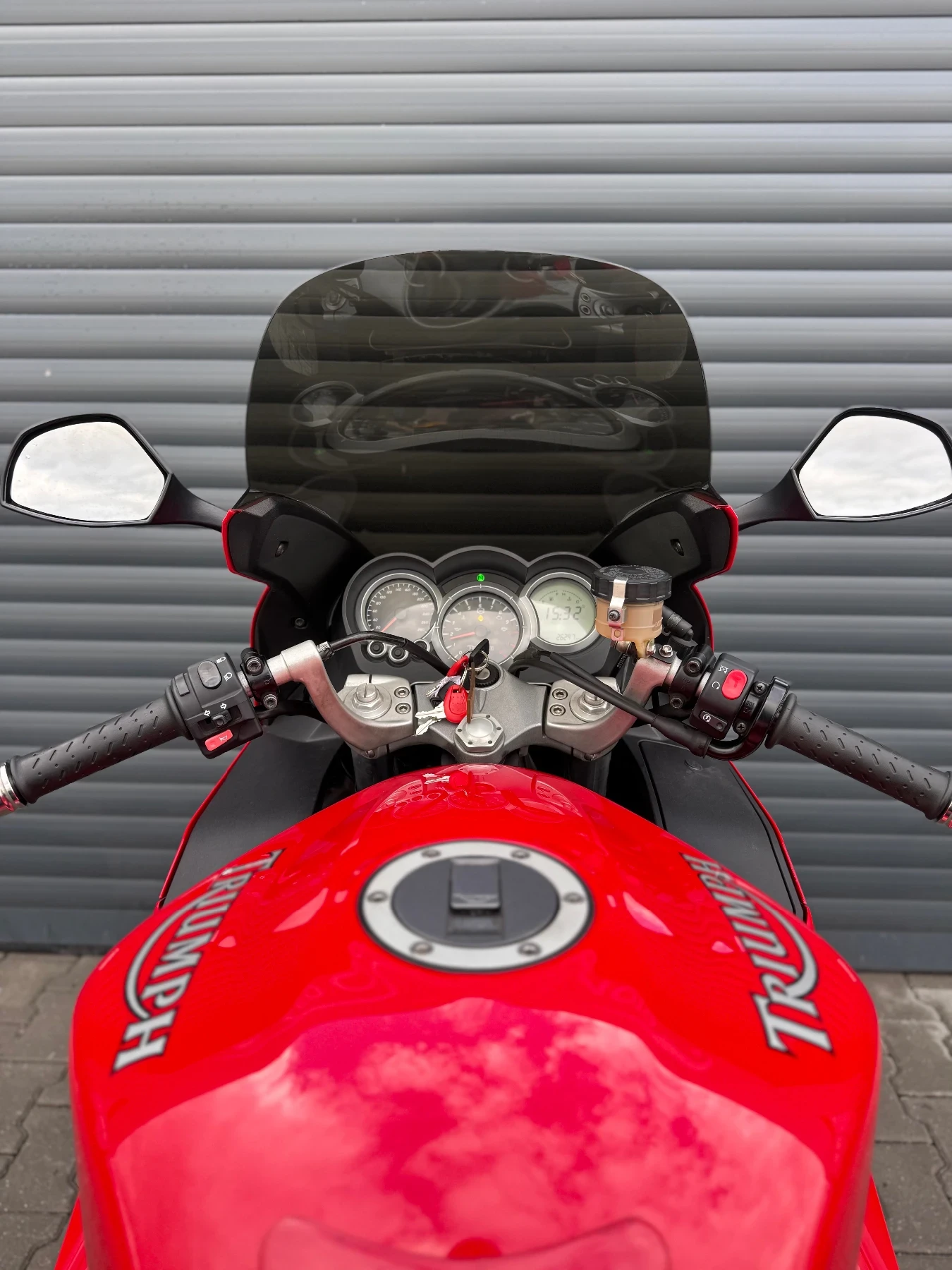 Triumph Sprint ST 26 297   | Mobile.bg   12