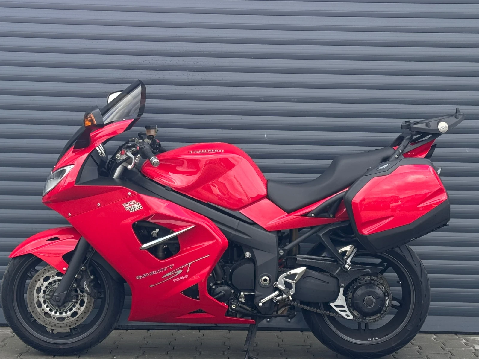 Triumph Sprint ST 26 297   | Mobile.bg   1