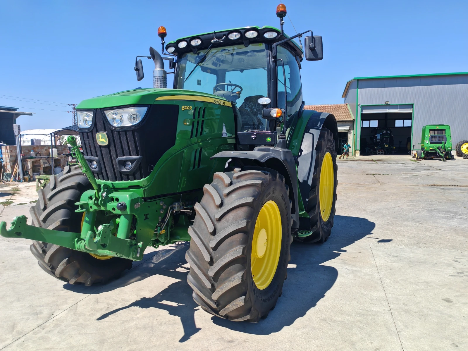Трактор John Deere 6210R лизинг с първоначална вноска 20 %, снимка 3 - Селскостопанска техника - 55062803