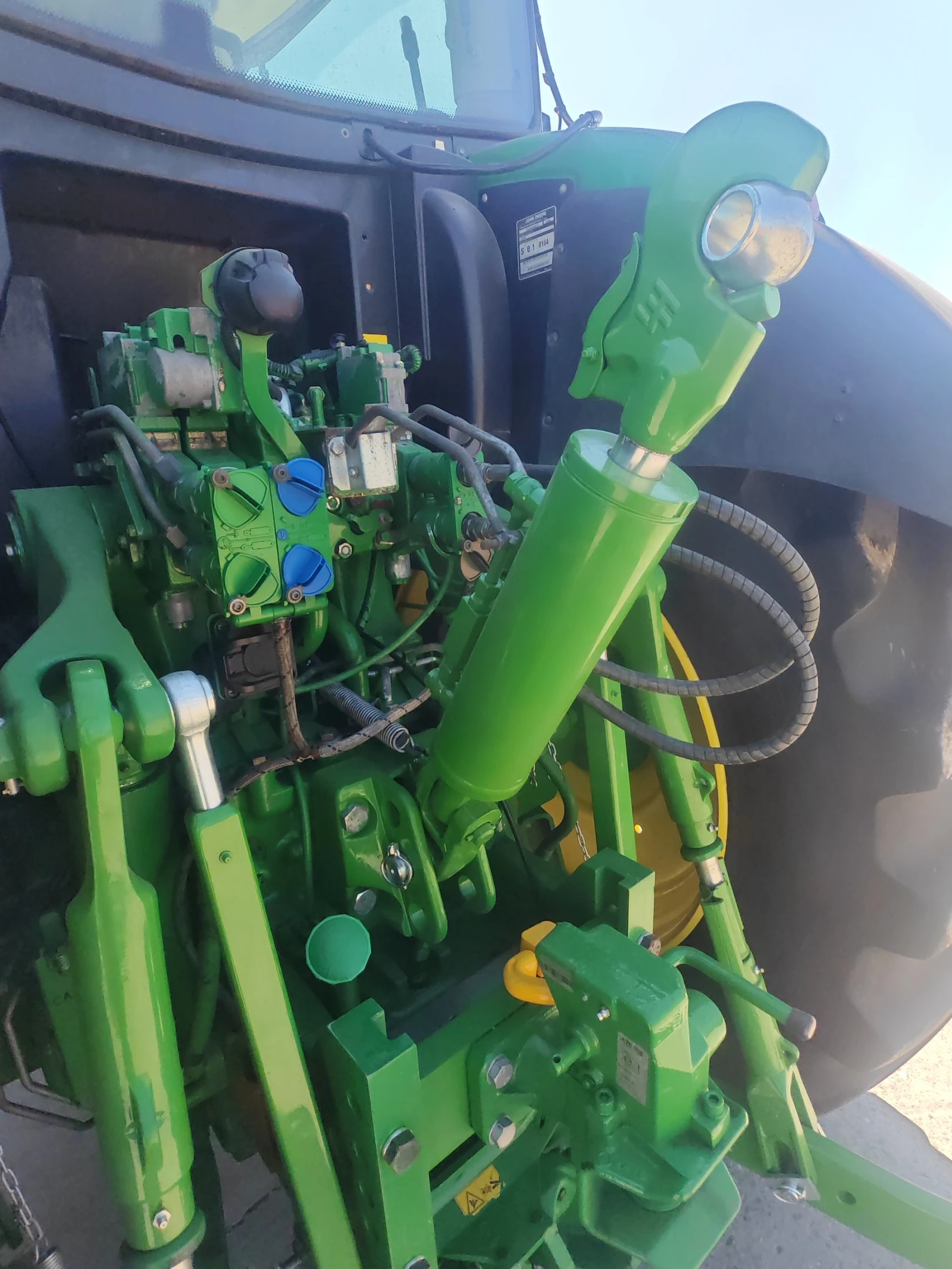 Трактор John Deere 6210R лизинг с първоначална вноска 20 %, снимка 17 - Селскостопанска техника - 55062803