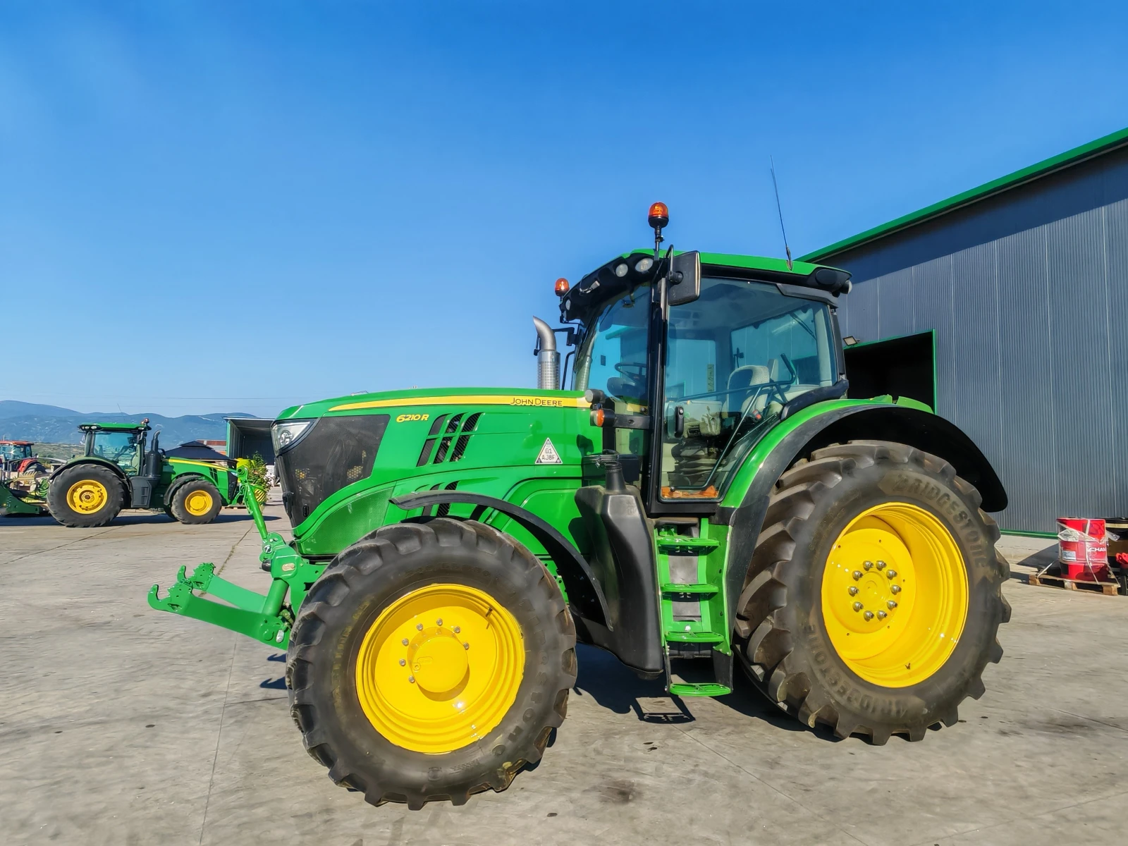 Трактор John Deere 6210R лизинг с първоначална вноска 20 %, снимка 3 - Селскостопанска техника - 55062803