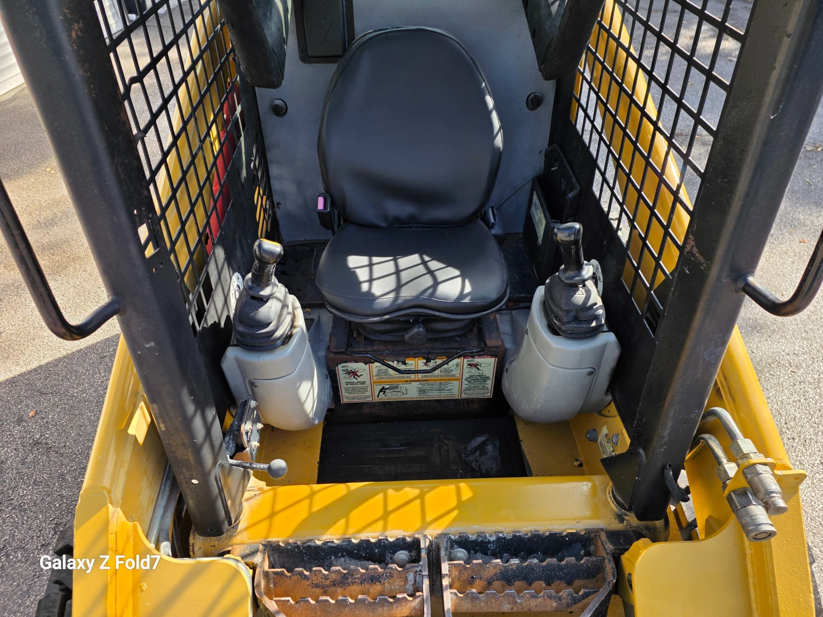 ���� ����� �������� Cat 216B-��������� | Mobile.bg � ����������� 13