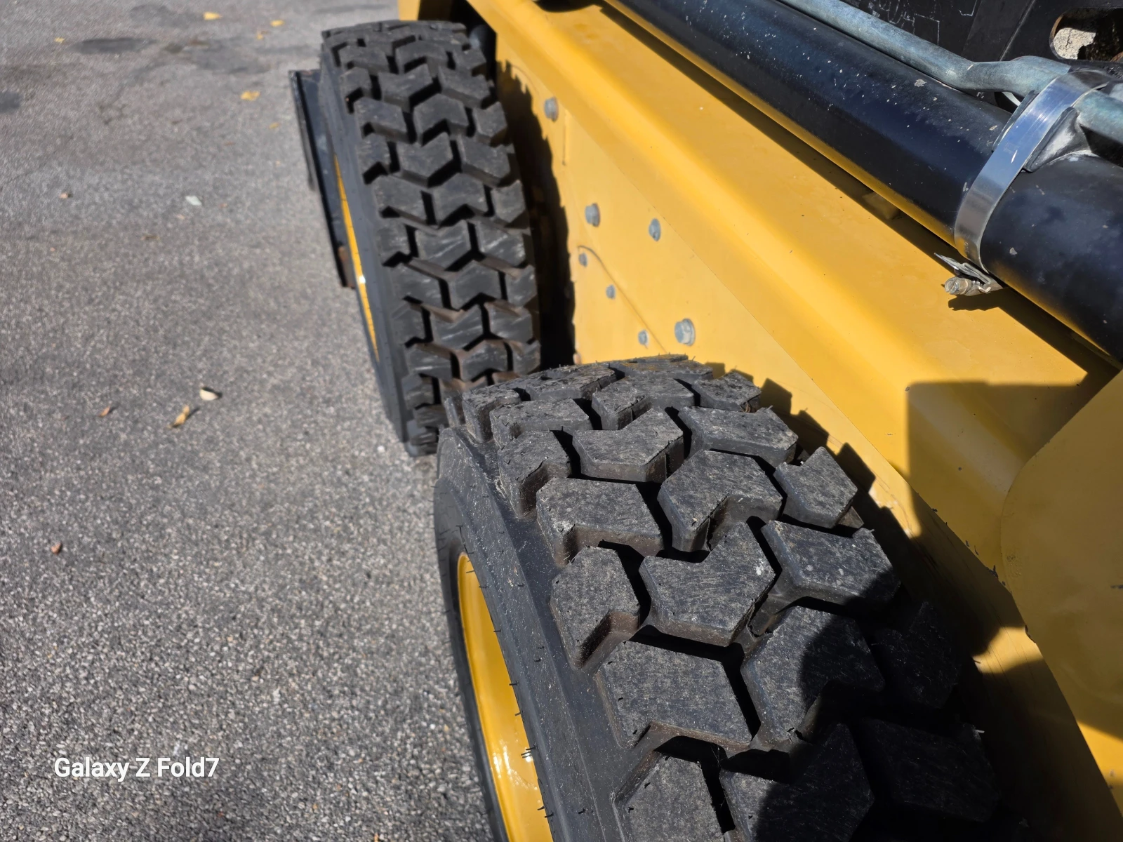 ���� ����� �������� Cat 216B-��������� | Mobile.bg � ����������� 10
