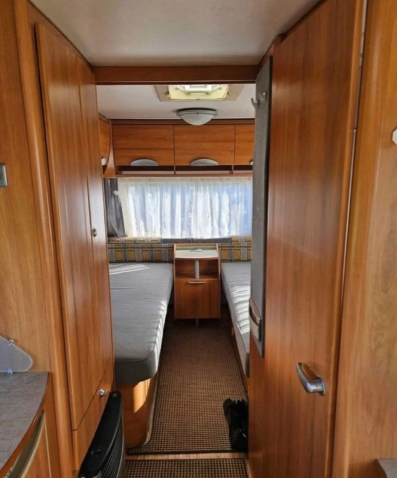 Каравана HYMER / ERIBA Nova, снимка 3 - Каравани и кемпери - 48521610