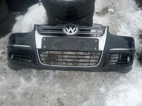 Предна броня VW Jetta 2007, снимка 1 - Части - 48737503