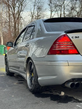 Mercedes-Benz C 320, снимка 4