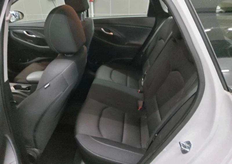 Hyundai I30 1.6CRDI Комби Камера ЛИЗИНГ, снимка 8 - Автомобили и джипове - 47472834