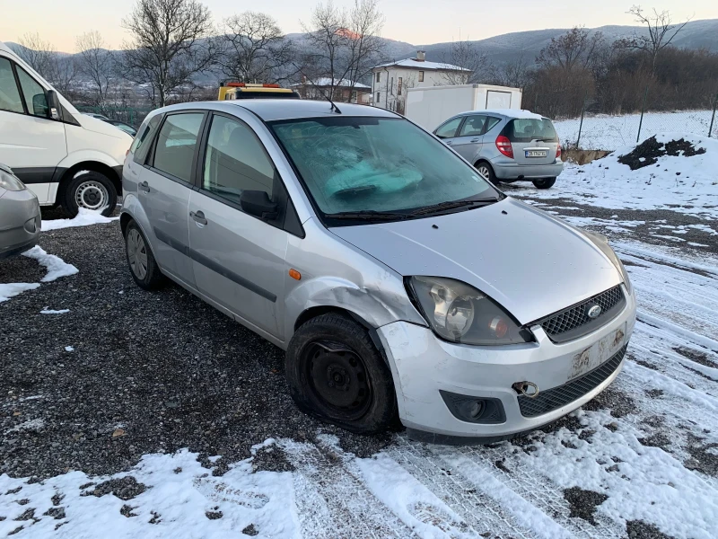 Ford Fiesta 1.4i АВТОМАТИК!!! ЗА ЧАСТИ!!!, снимка 3 - Автомобили и джипове - 48435627