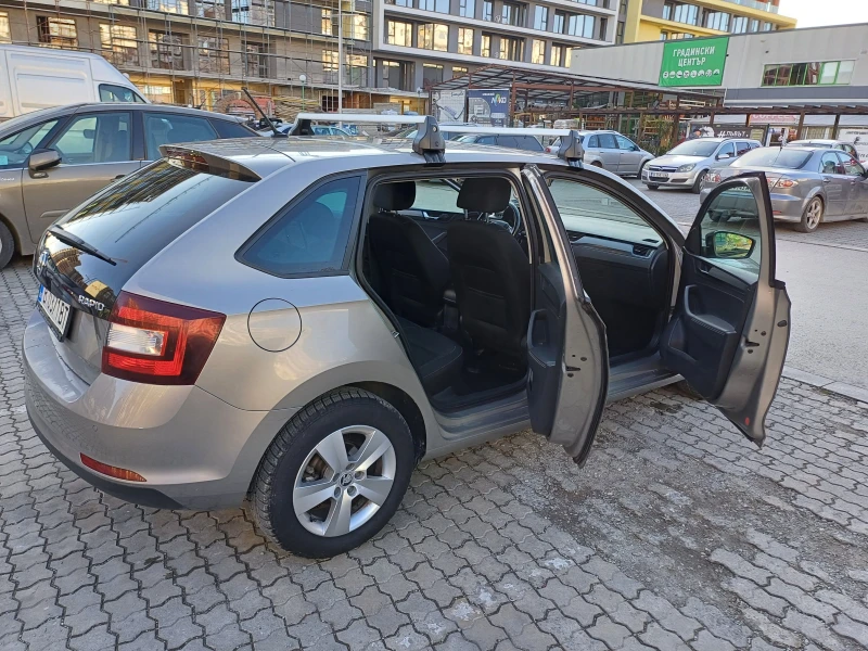 Skoda Rapid, снимка 10 - Автомобили и джипове - 48575359