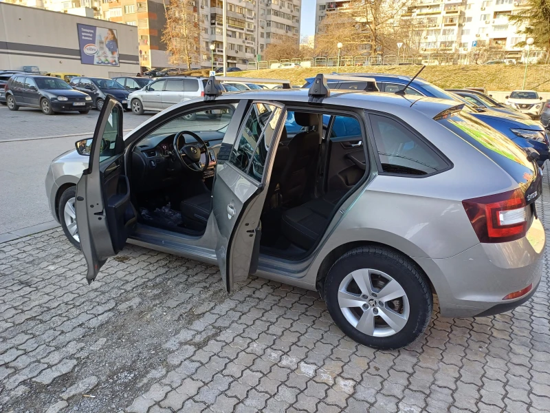 Skoda Rapid, снимка 9 - Автомобили и джипове - 48575359