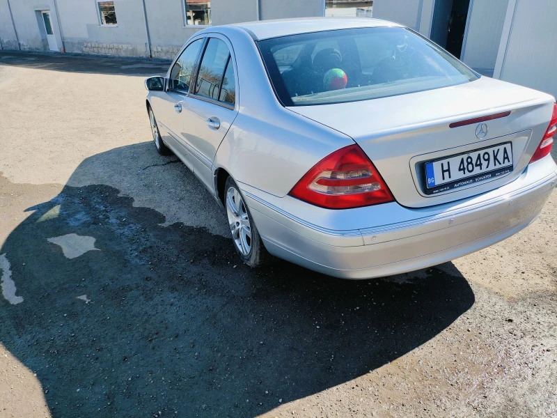 Mercedes-Benz C 220 2.2CDI, снимка 4 - Автомобили и джипове - 49421485