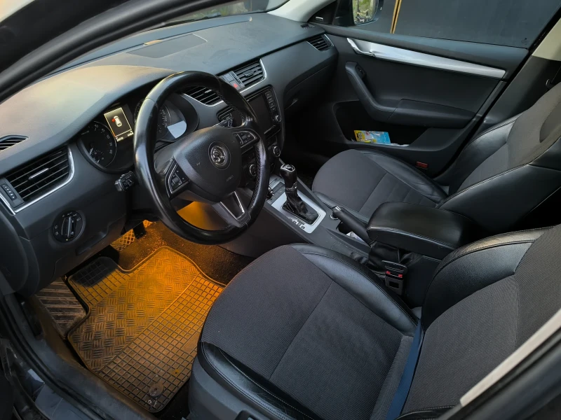 Skoda Octavia, снимка 10 - Автомобили и джипове - 52109745