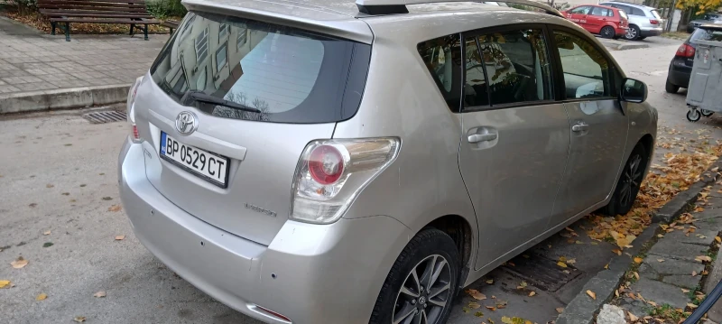 Toyota Verso 1.8, снимка 9 - Автомобили и джипове - 52267565