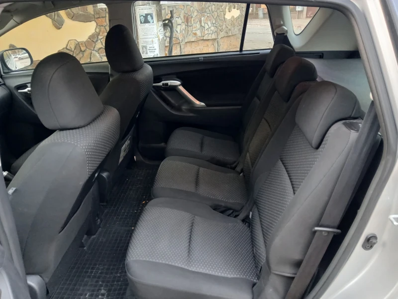 Toyota Verso 1.8, снимка 4 - Автомобили и джипове - 52267565